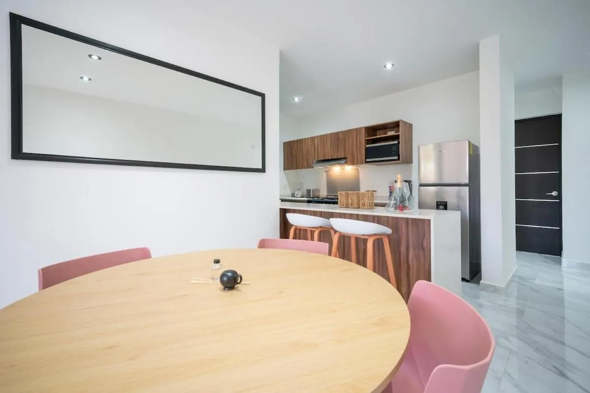 Apt Ceiba Tu Refugio Familiar Alberca Y Jardines プレヤデルカーメン 0*,  メキシコ